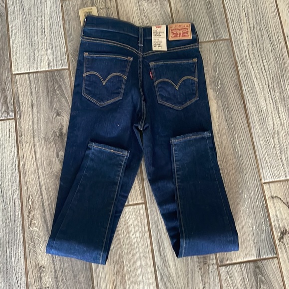 Levi’s pants - Picture 2 of 4